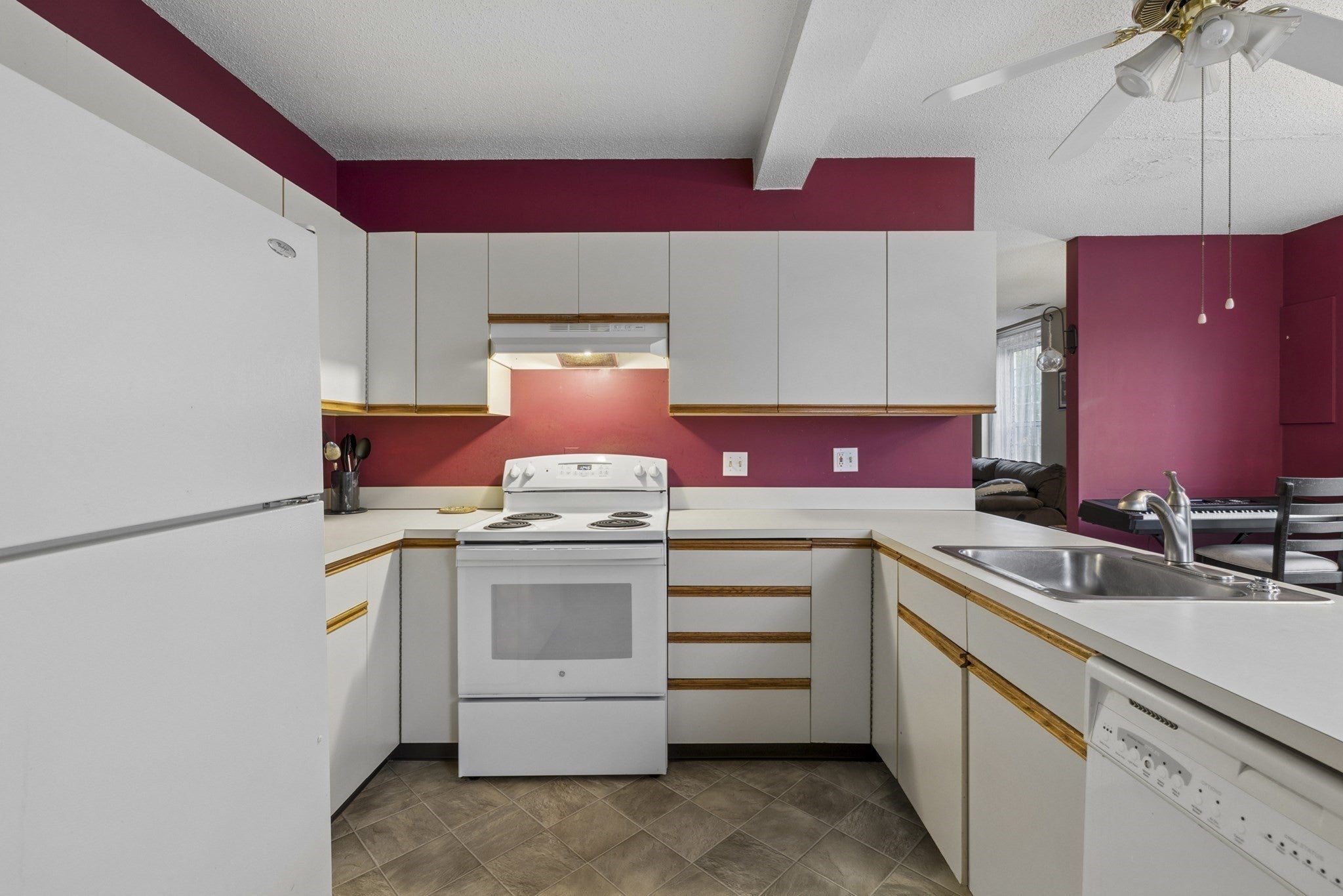 104 Hartford Ave E AVE #1, Uxbridge, MA, 104 Hartford Ave E AVE #1, Uxbridge, MA Photo #5