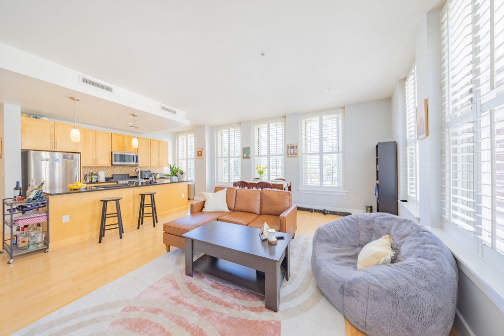 70 Lincoln St. L212