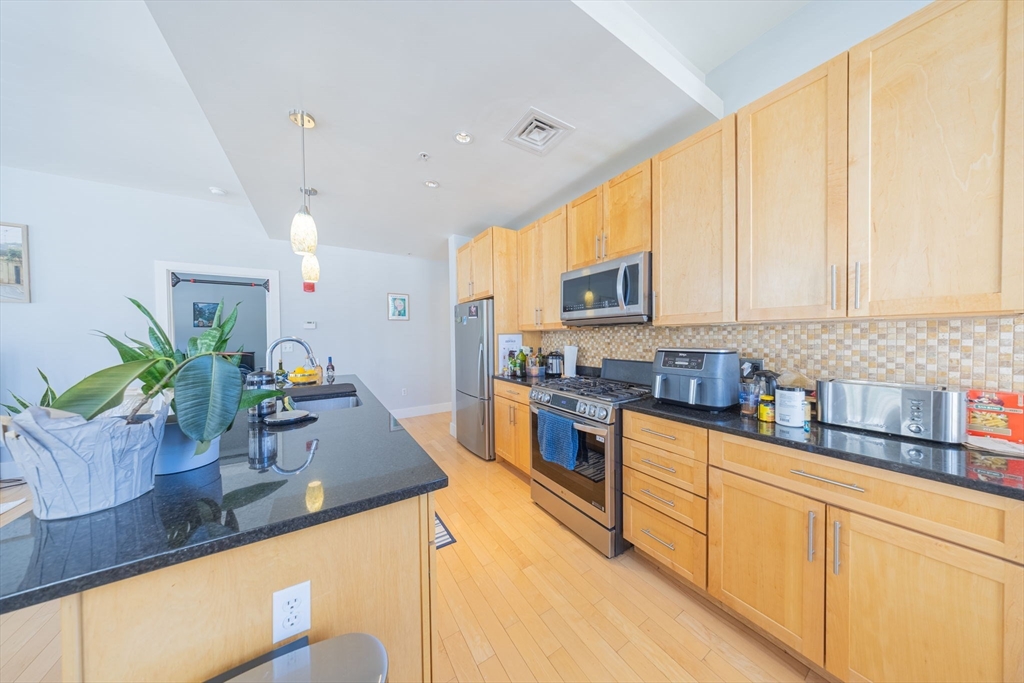 70 Lincoln St. L212