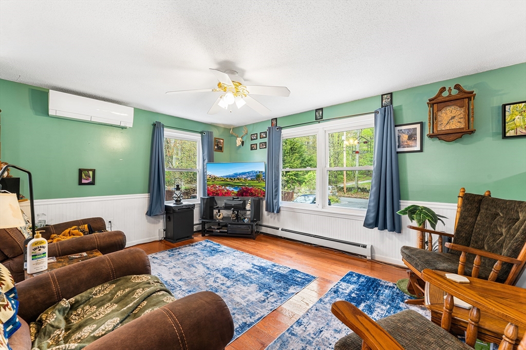 95 Willis Rd, Phillipston, MA Photo #3