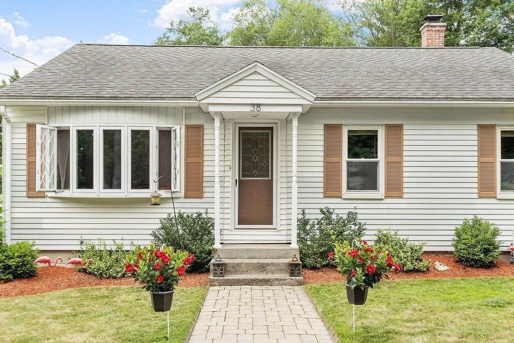 38 Norwood Ave