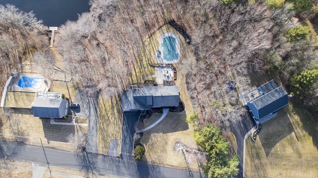 Foxboro, Massachusetts 02035, United States, 4 Bedrooms Bedrooms, ,4 BathroomsBathrooms,Residential,Pending,87826