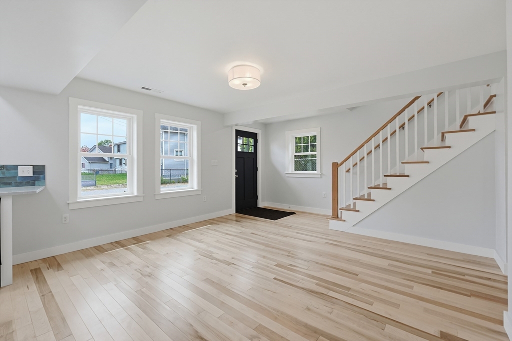 33 Jefferson AVE, East Providence, RI Photo #6