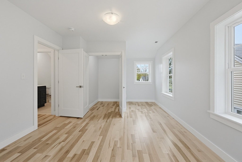 33 Jefferson AVE, East Providence, RI Photo #28