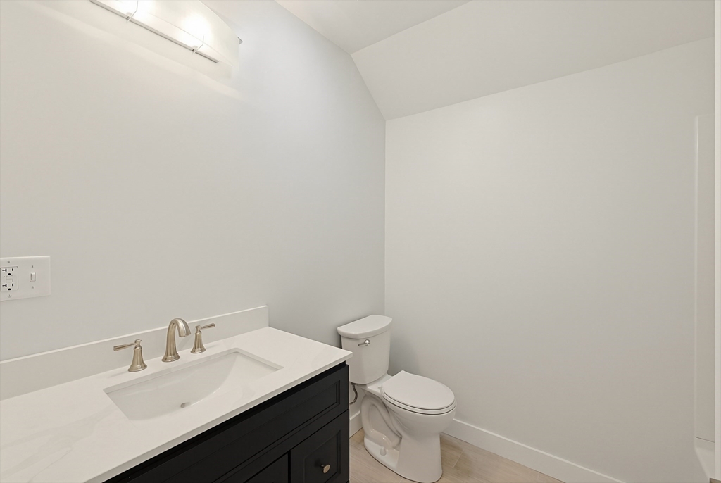 33 Jefferson AVE, East Providence, RI Photo #29
