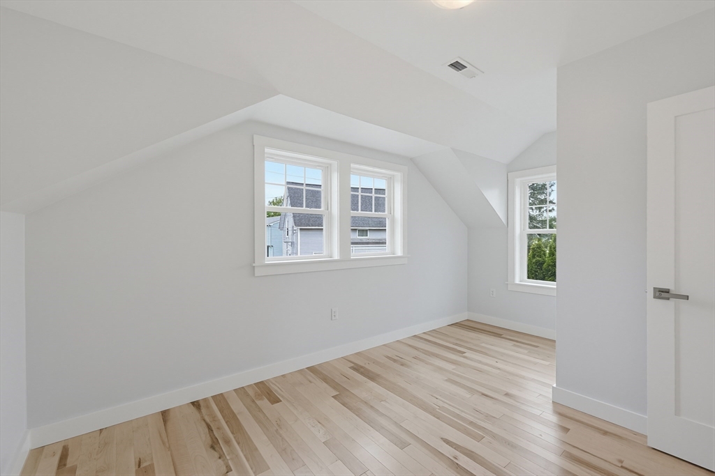 33 Jefferson AVE, East Providence, RI Photo #27