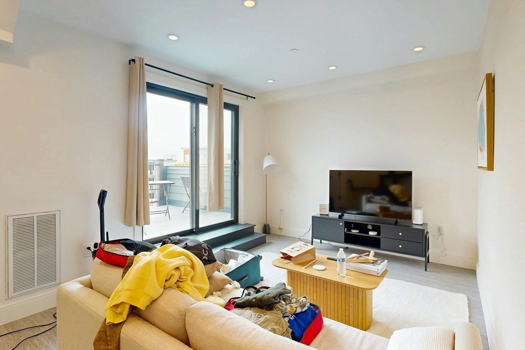 353 East 8th ST #3, Boston, MA, 353 East 8th ST #3, Boston, MA Photo #8