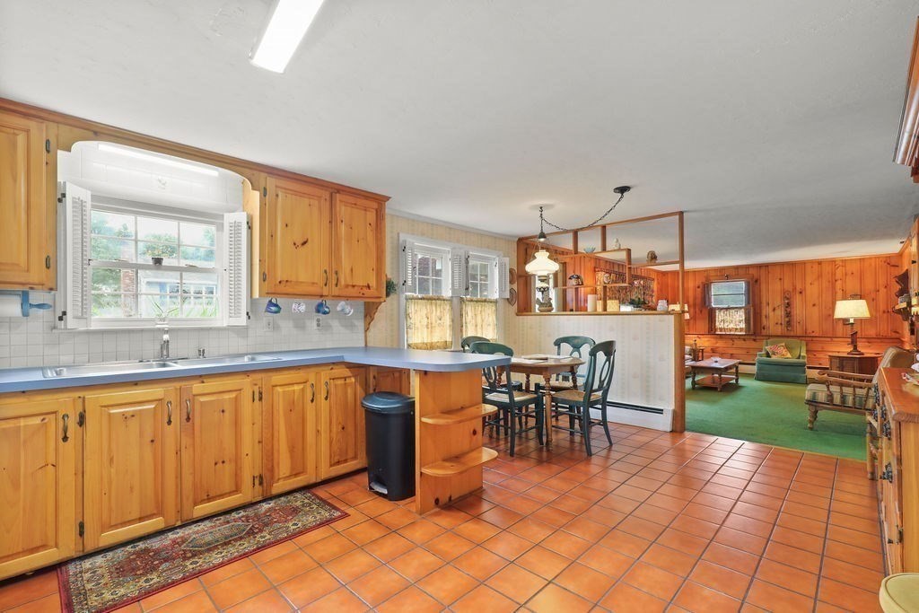64 Ellsworth Dr