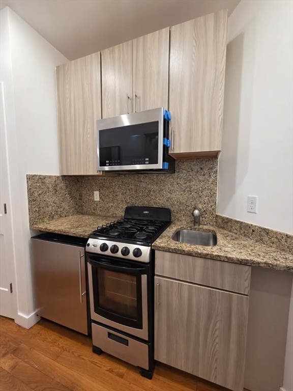 21 Fifth Street 13
