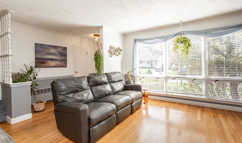 2 Meadow Brook Rd
