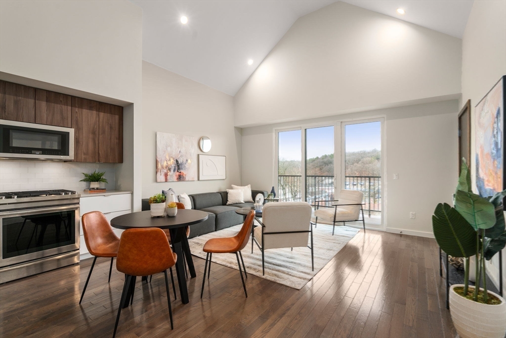 165 Hyde Park Ave 2