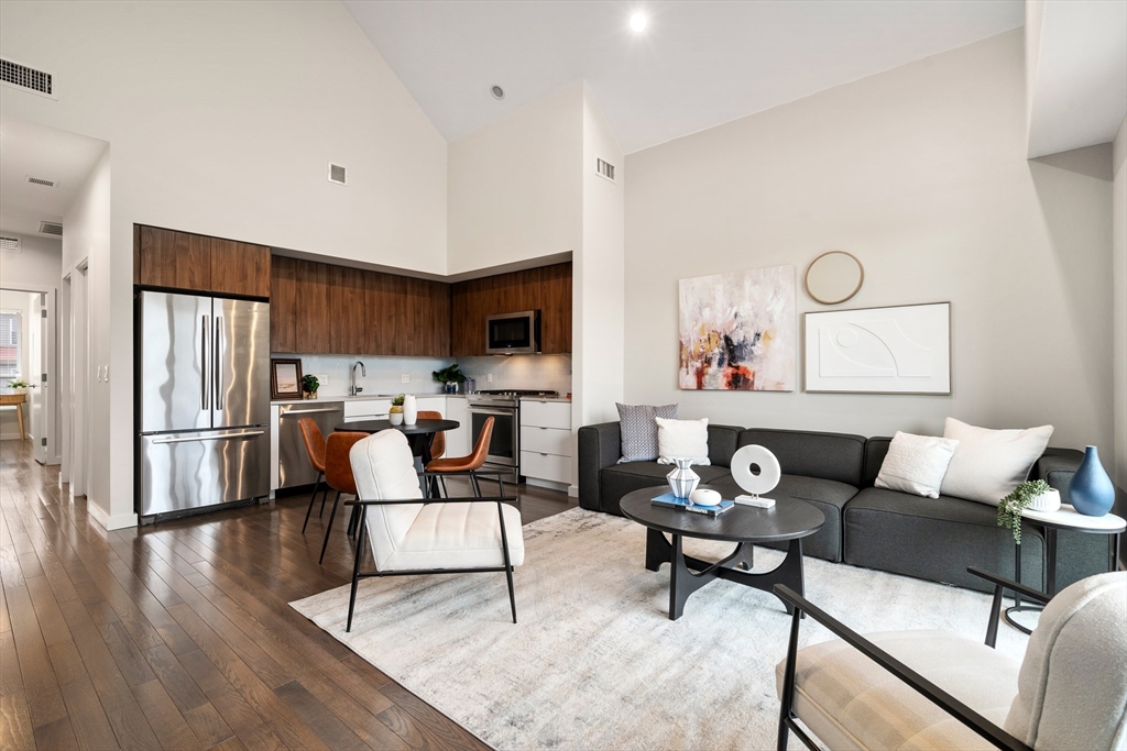 165 Hyde Park Ave 2