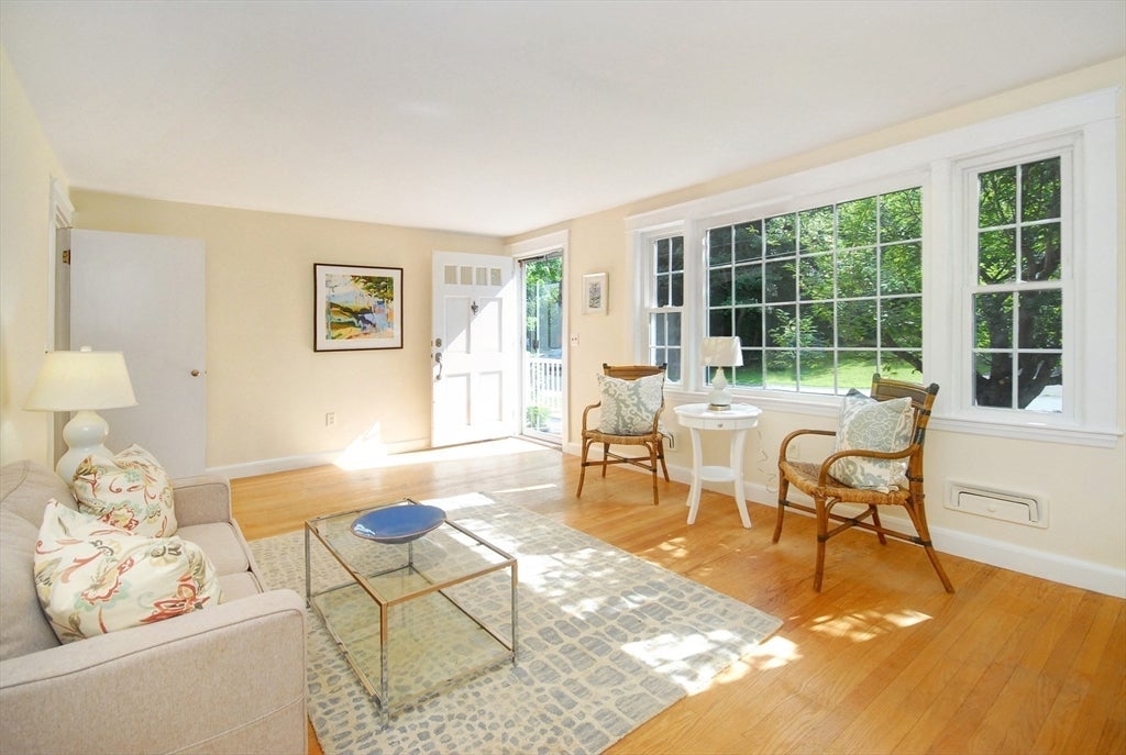 25 Rivermeadow Dr
