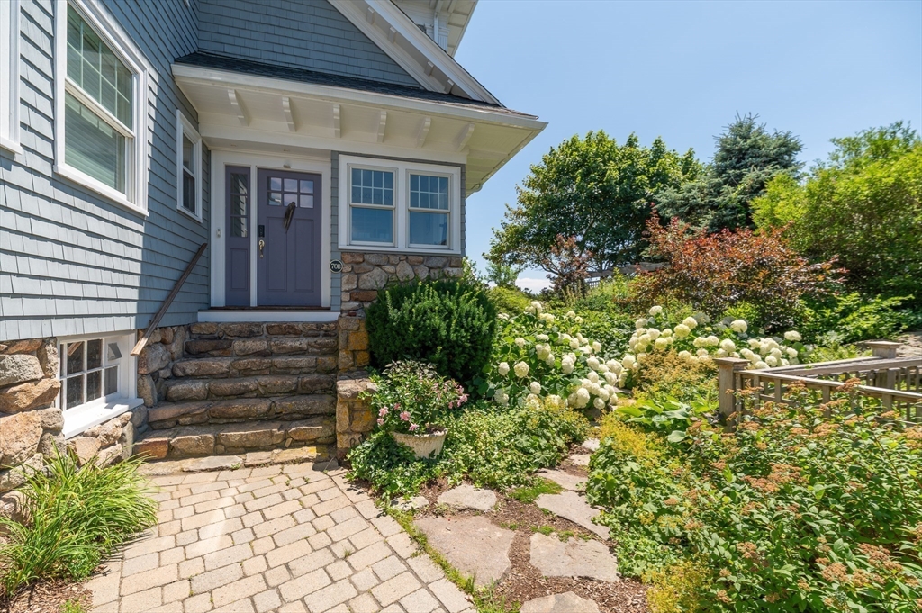 70 Grapevine Road B