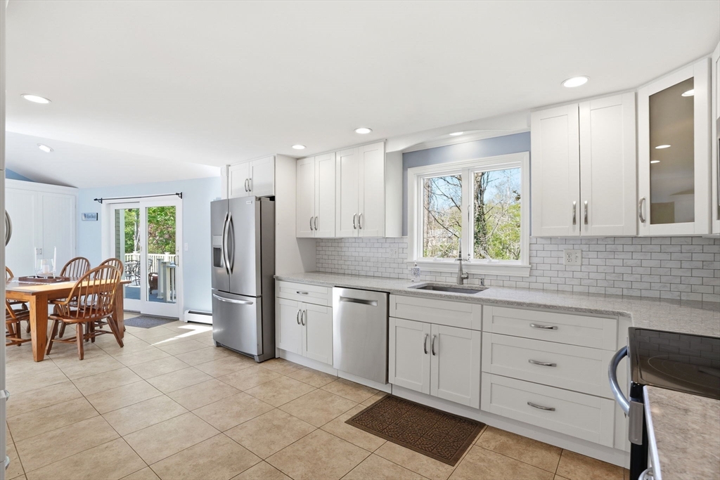 33 Whittier Dr, Scituate, MA Photo #5