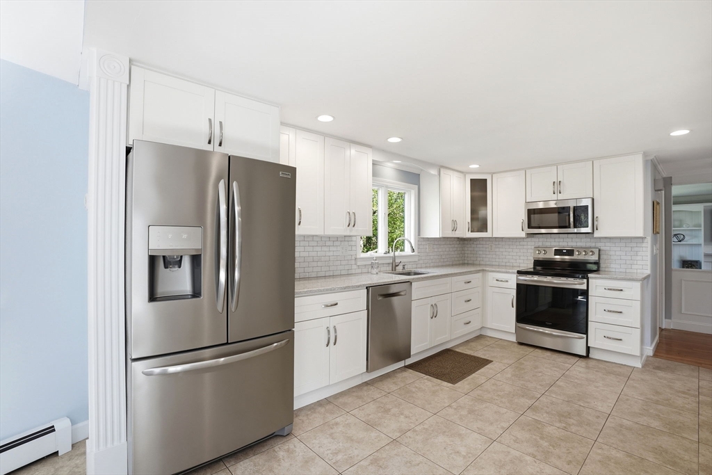 33 Whittier Dr, Scituate, MA Photo #7