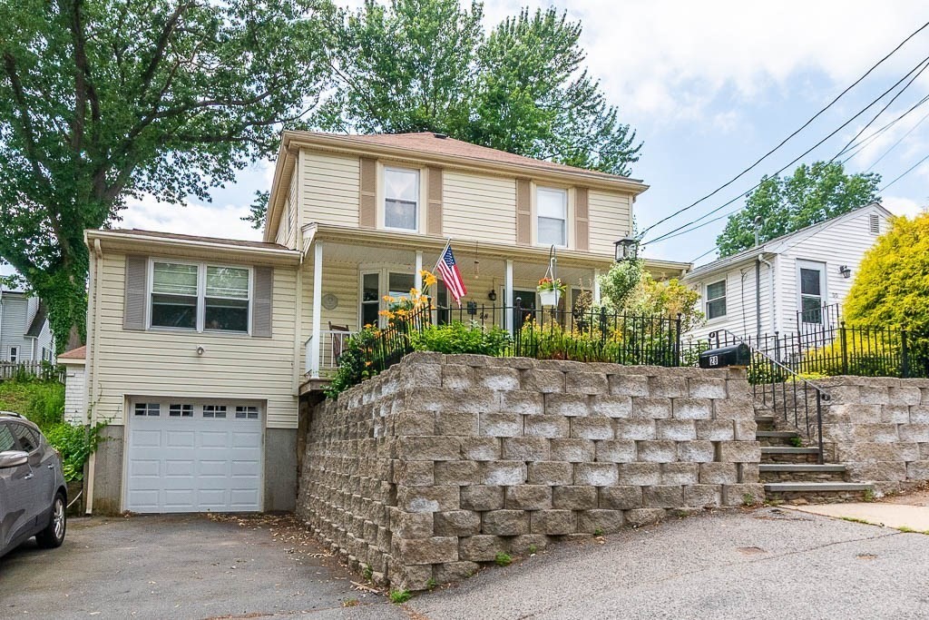 28 East Riverside Drive