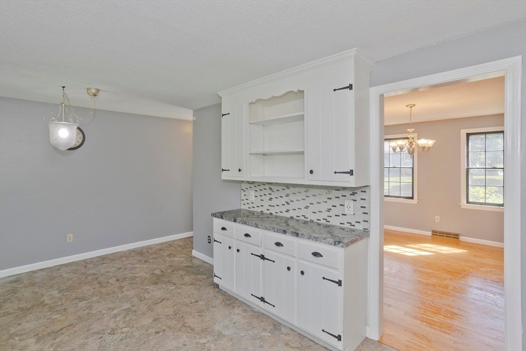 50 Crystal Brook Dr, Springfield, MA, 50 Crystal Brook Dr, Springfield, MA Photo #8