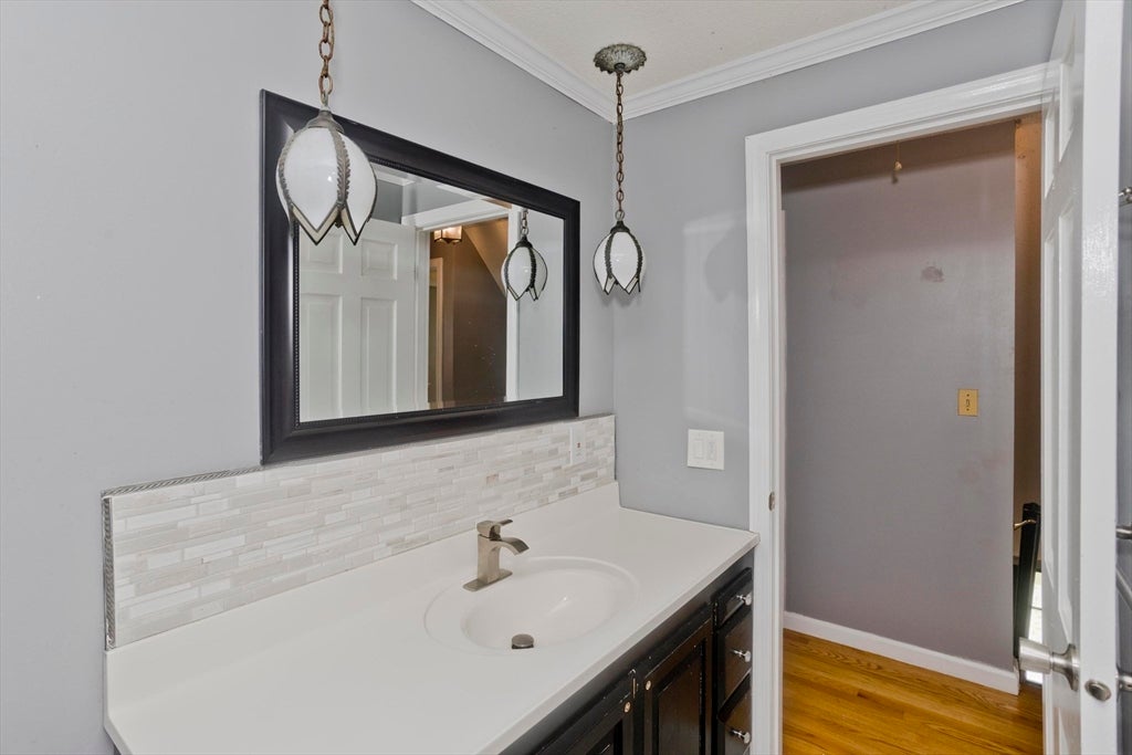50 Crystal Brook Dr, Springfield, MA, 50 Crystal Brook Dr, Springfield, MA Photo #18