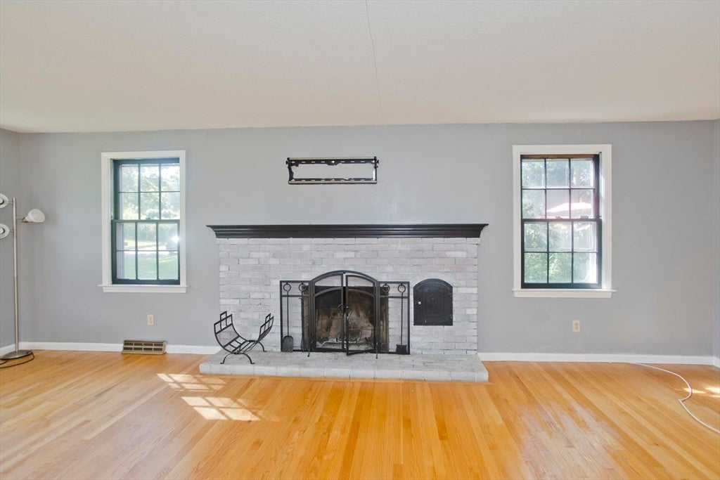 50 Crystal Brook Dr, Springfield, MA, 50 Crystal Brook Dr, Springfield, MA Photo #9