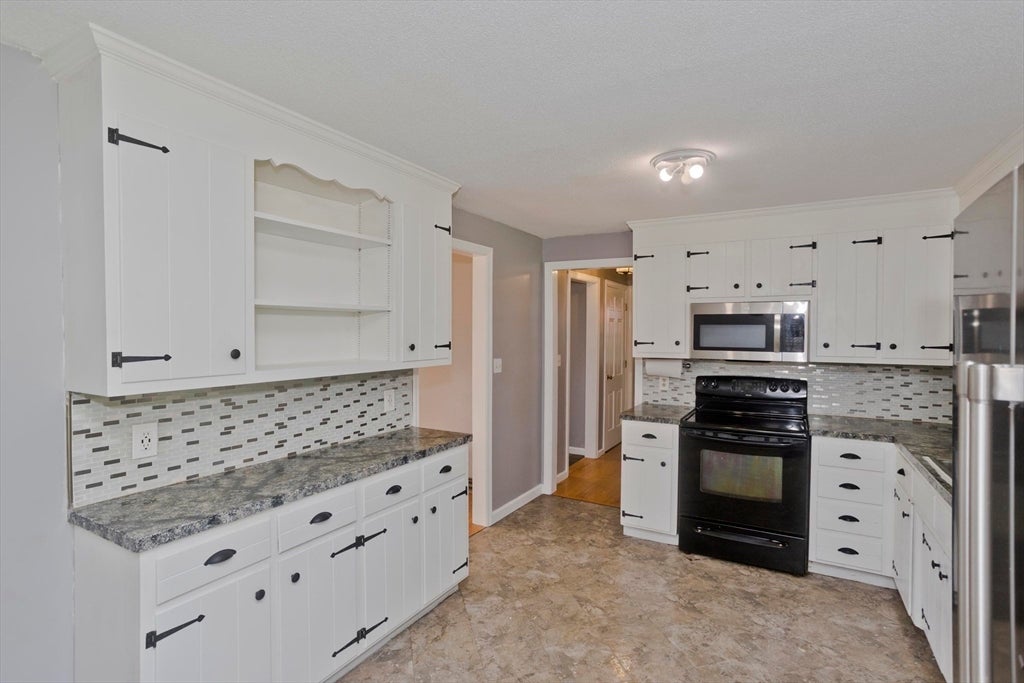 50 Crystal Brook Dr, Springfield, MA, 50 Crystal Brook Dr, Springfield, MA Photo #7