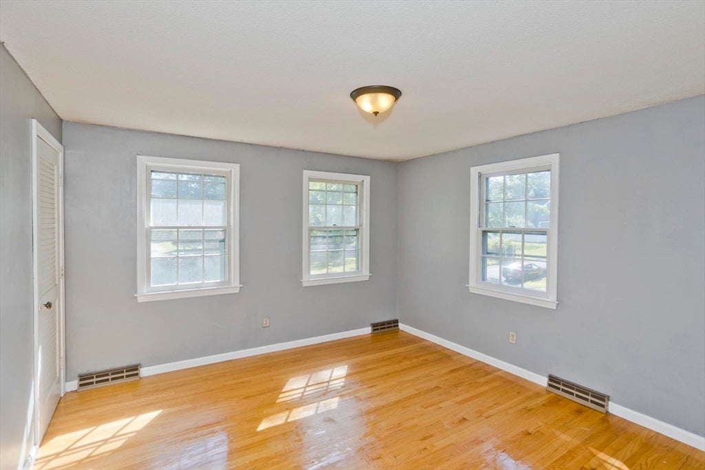 50 Crystal Brook Dr, Springfield, MA, 50 Crystal Brook Dr, Springfield, MA Photo #20