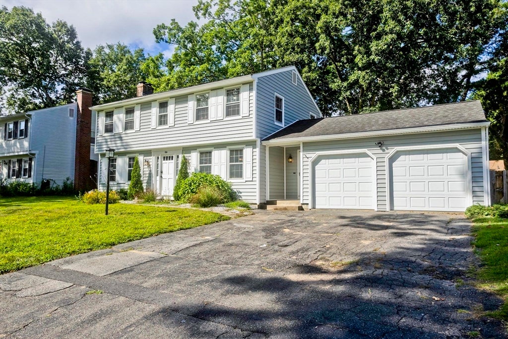 50 Crystal Brook Dr, Springfield, MA, 50 Crystal Brook Dr, Springfield, MA Photo #2