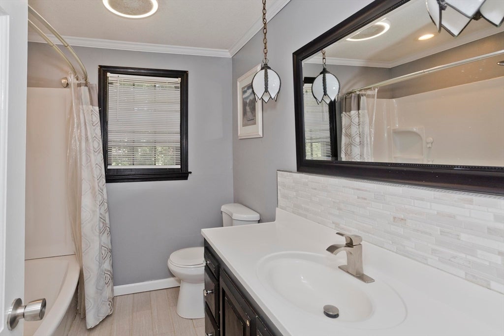 50 Crystal Brook Dr, Springfield, MA, 50 Crystal Brook Dr, Springfield, MA Photo #17