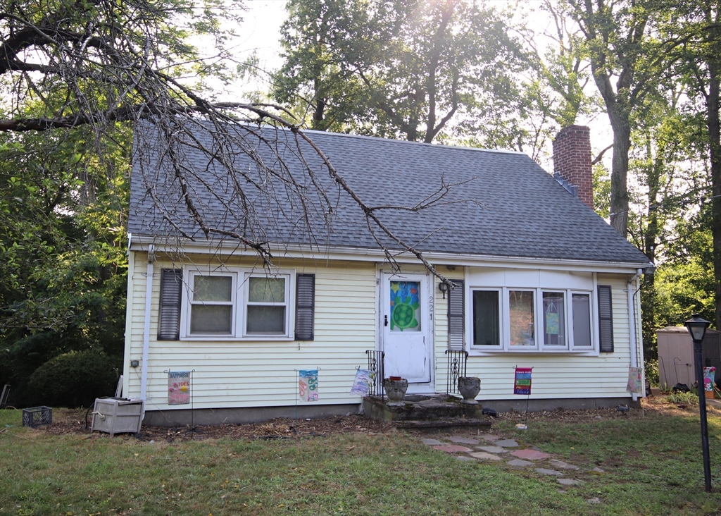 Saugus, Massachusetts 01906, United States, 4 Bedrooms Bedrooms, ,1 BathroomBathrooms,Residential,Active,176906 Saugus, Massachusetts 01906, United States, 4 Bedrooms Bedrooms, ,1 BathroomBathrooms,Residential,Active,176906