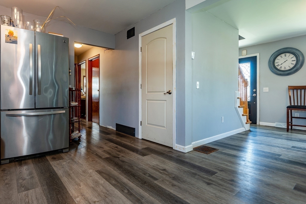 East Providence, Rhode Island 02914, United States, 4 Bedrooms Bedrooms, ,3 BathroomsBathrooms,Residential,Active,158790