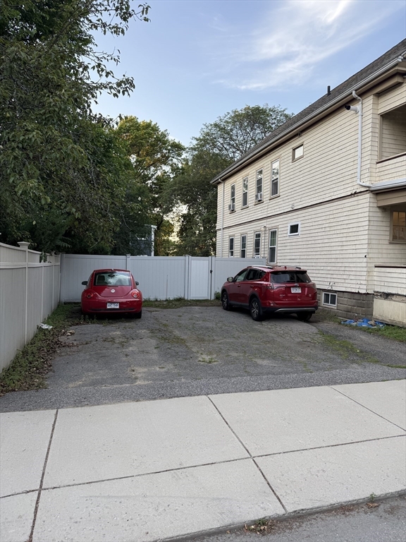 453 Huron Ave