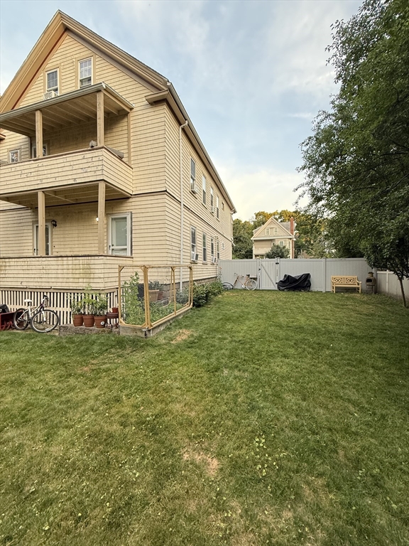 453 Huron Ave