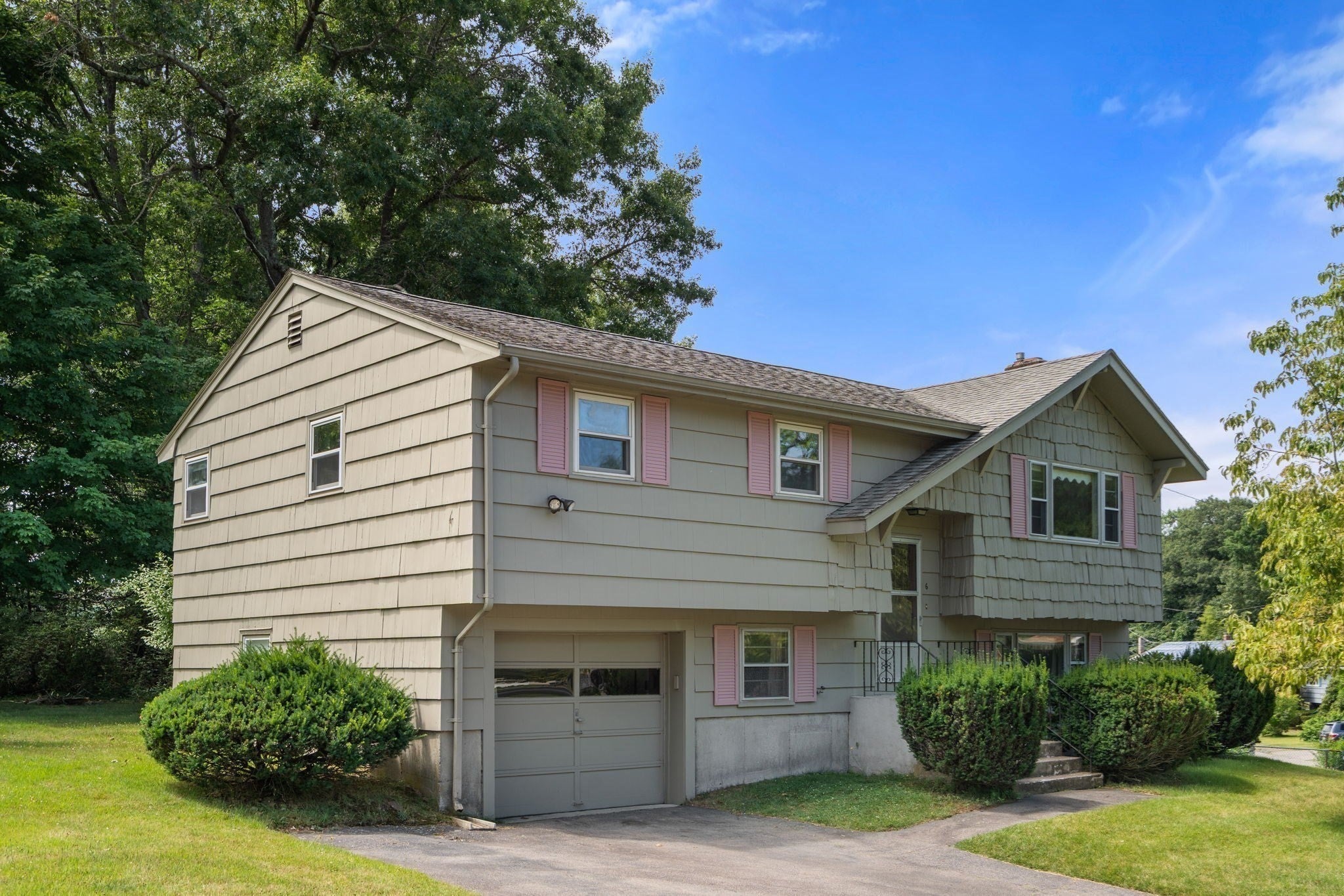 6 Gallagher Drive