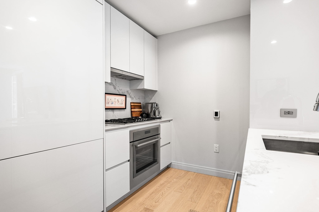 135 Seaport Blvd 906