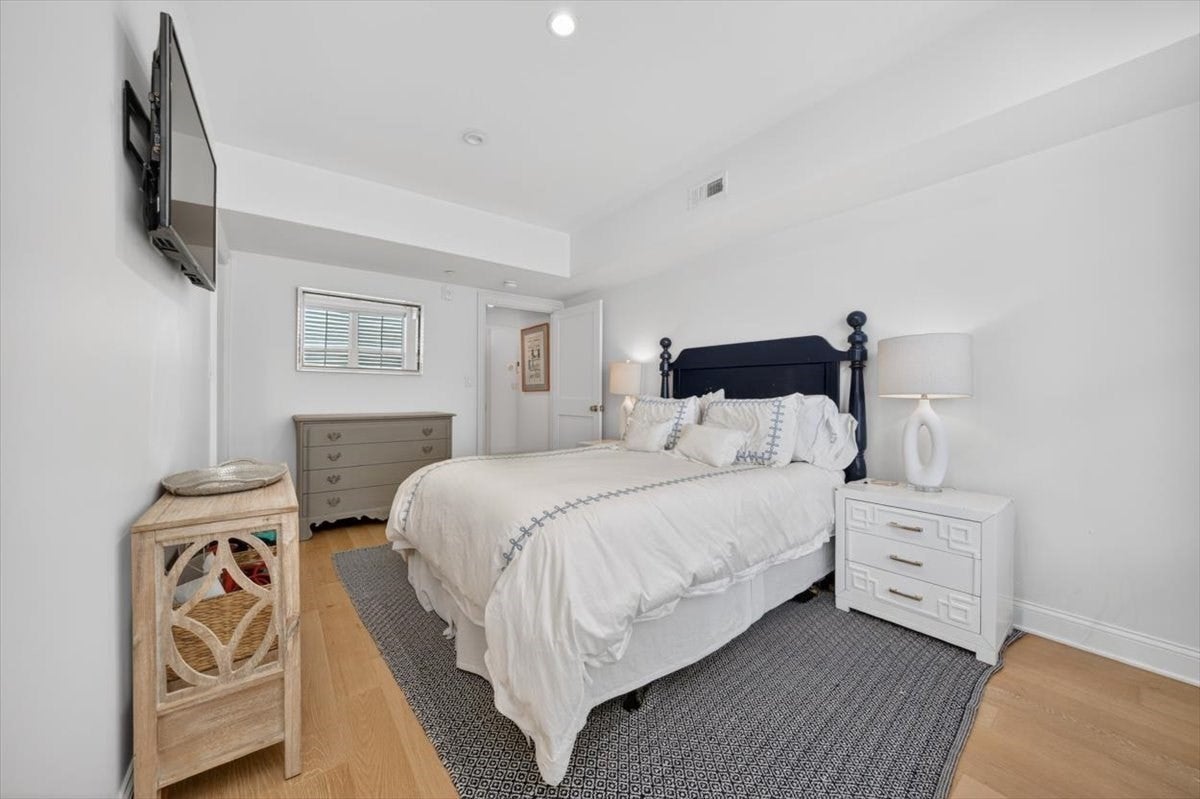 521 East 8th St #1, Boston, MA Photo #14