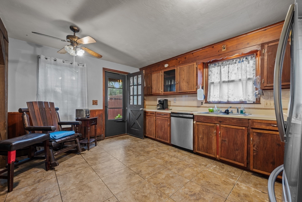 17 George Loomis Rd