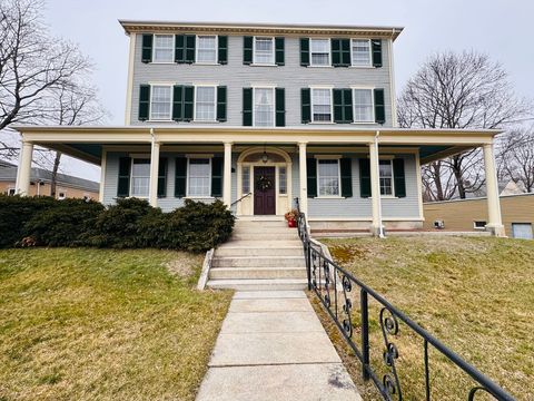132 N Main St 2 Middleboro MA 02346