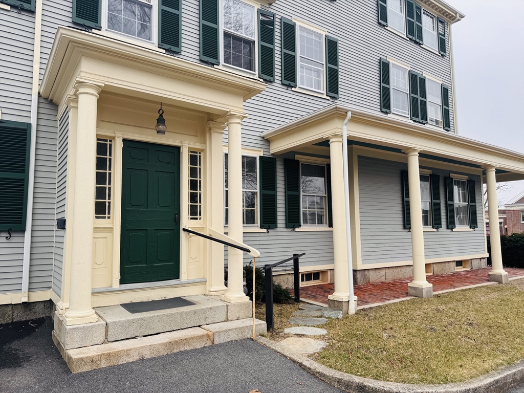 132 N Main St 2
