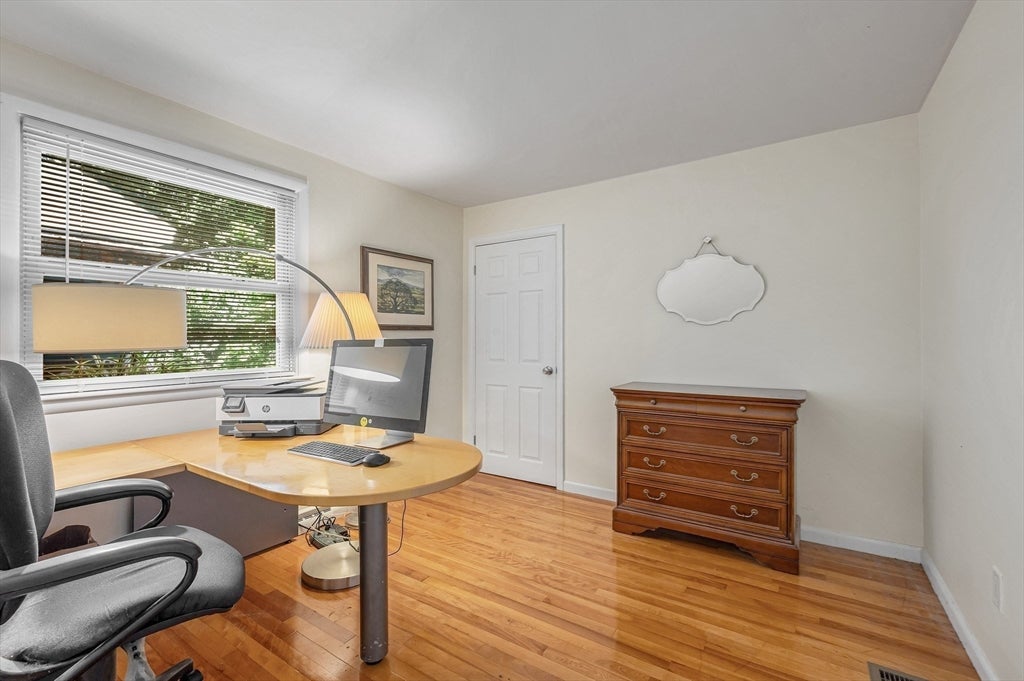 6 Forrest St, Chelmsford, MA, 6 Forrest St, Chelmsford, MA Photo #19