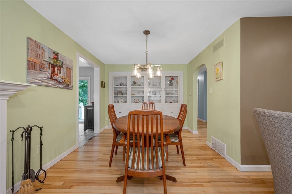 6 Forrest St, Chelmsford, MA, 6 Forrest St, Chelmsford, MA Photo #9