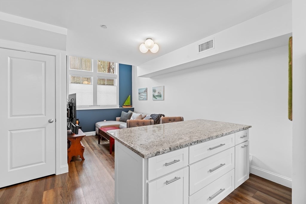 129 Merrimac St #9, Newburyport, MA, 129 Merrimac St #9, Newburyport, MA Photo #16