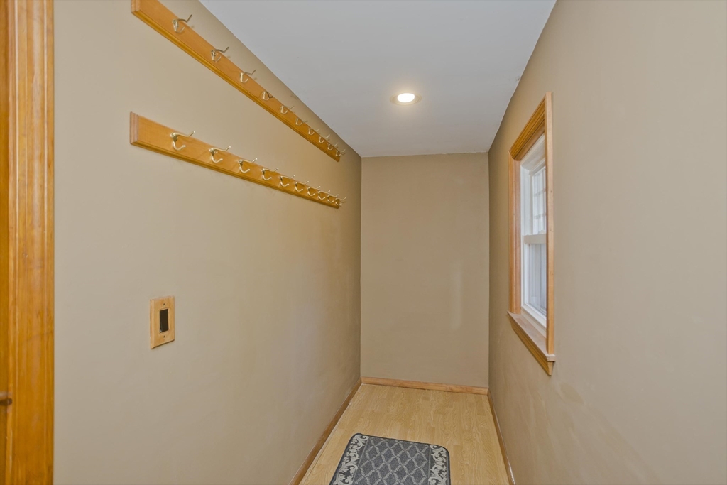 90 Anson St