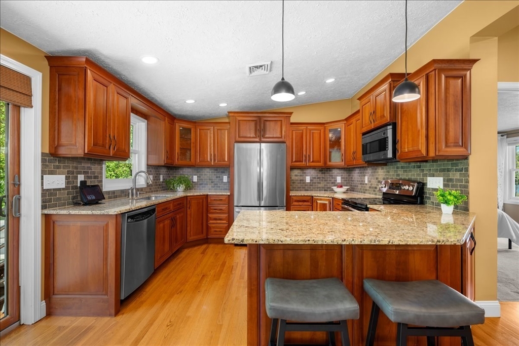 96 Ridge Rd, Northborough, MA, 96 Ridge Rd, Northborough, MA Photo #7