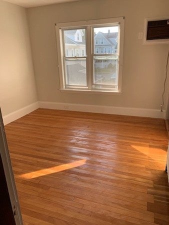 37 Harlow St #2, Arlington, MA Photo #5