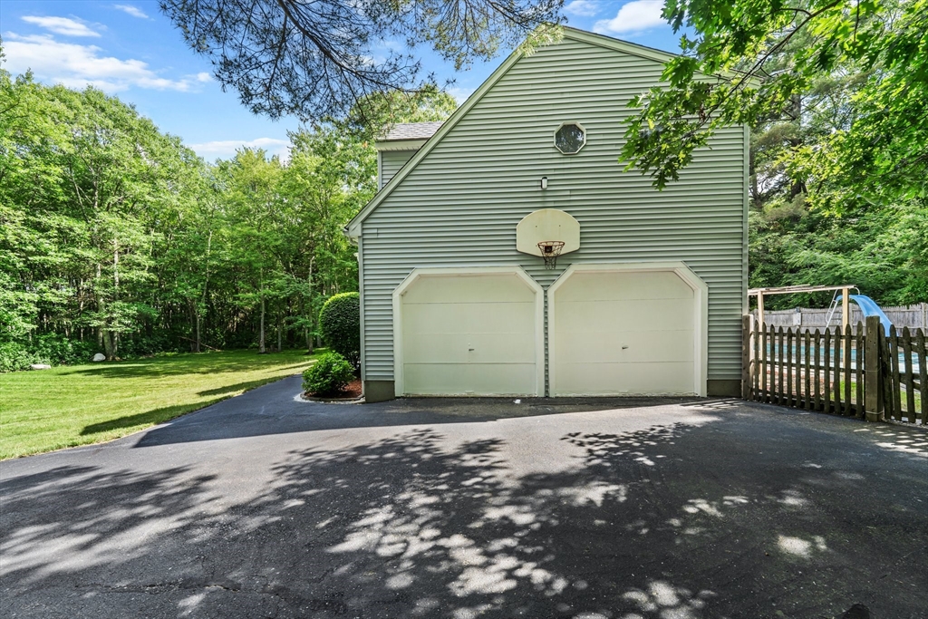 123 Summer St