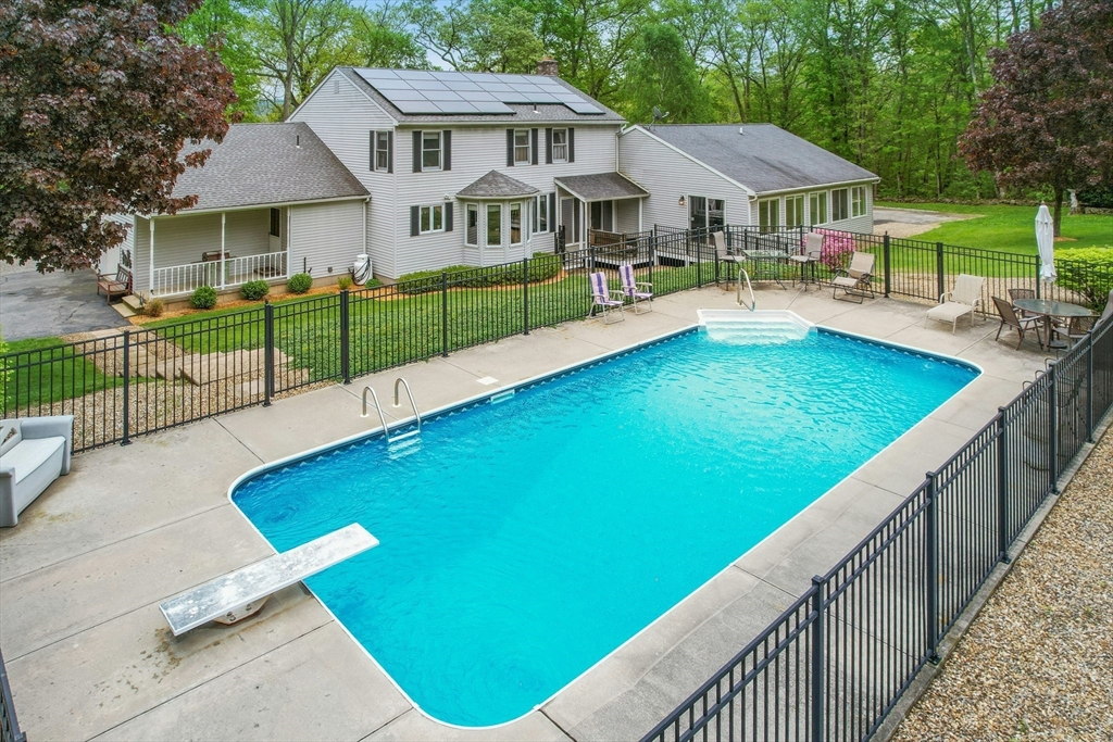 217 Chamberlain Hill Rd