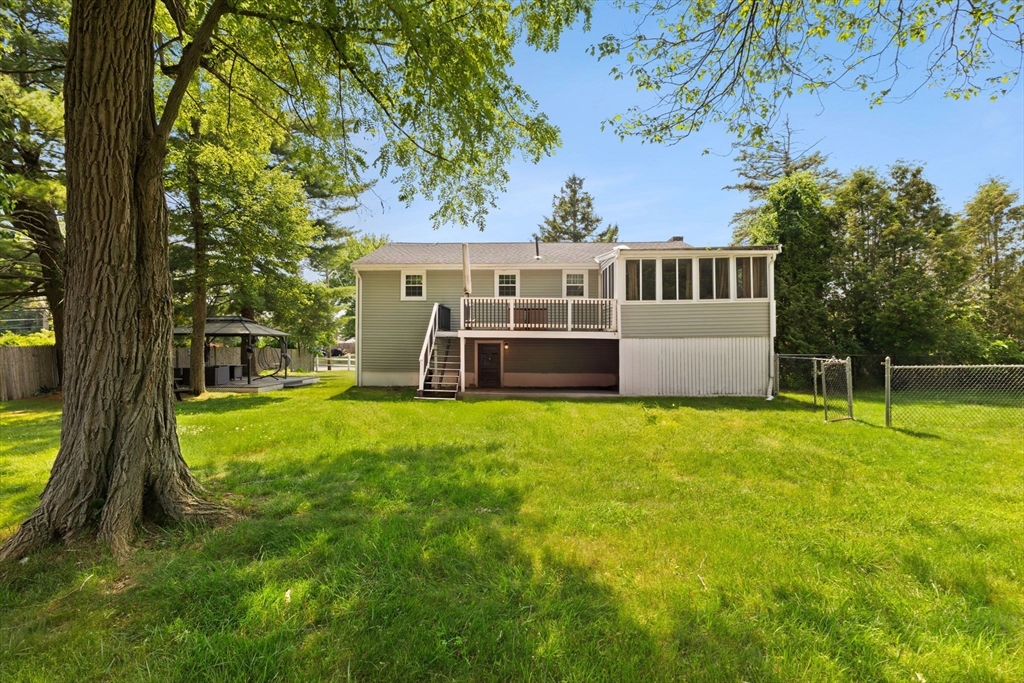 42 Mary Anne Ave
