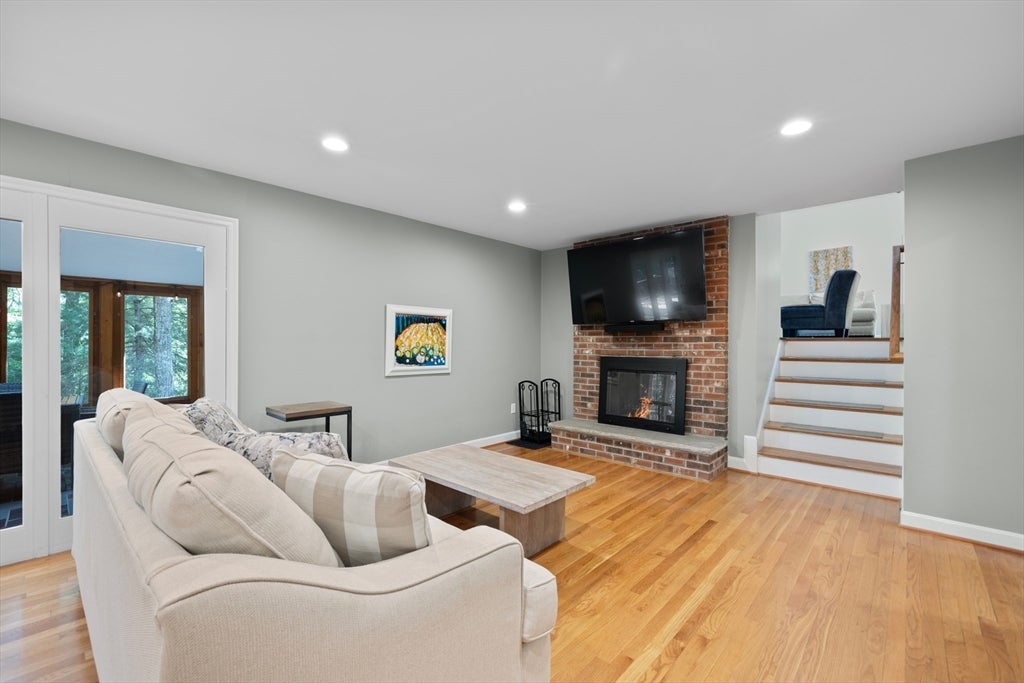 10 Fieldstone Way