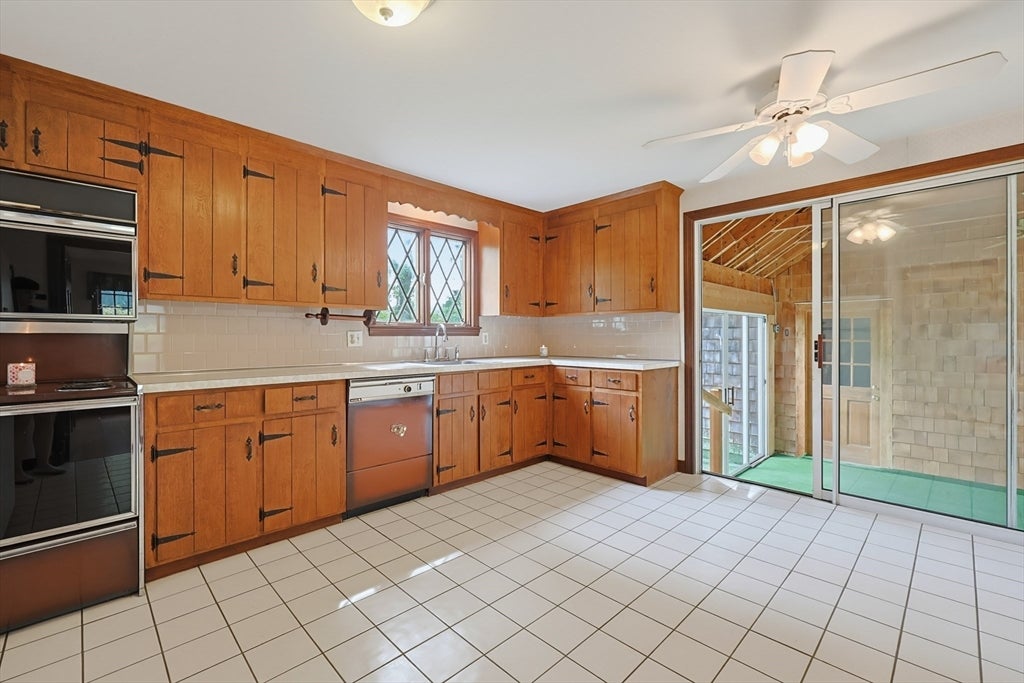 30 Charles St, North Attleboro, MA Photo #7