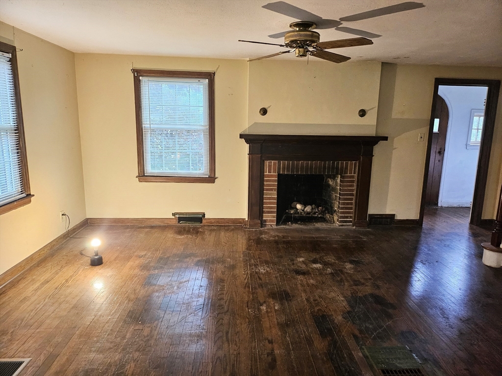 735 Amostown Rd